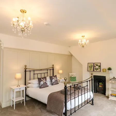 10 Chaloner * Guisborough